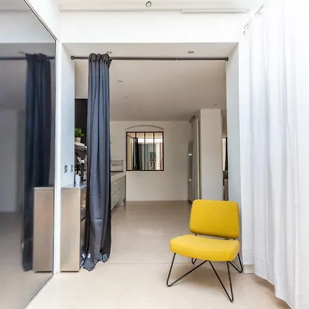 Showroom - 6p - Center Of * Parijs